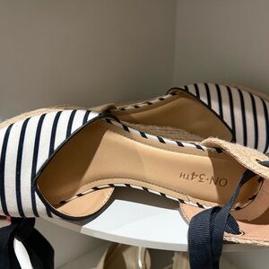 ON-3ITH Women's Striped Espadrille Flats - Navy and White